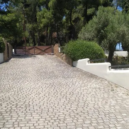 Beach Nest Avaton Villa *